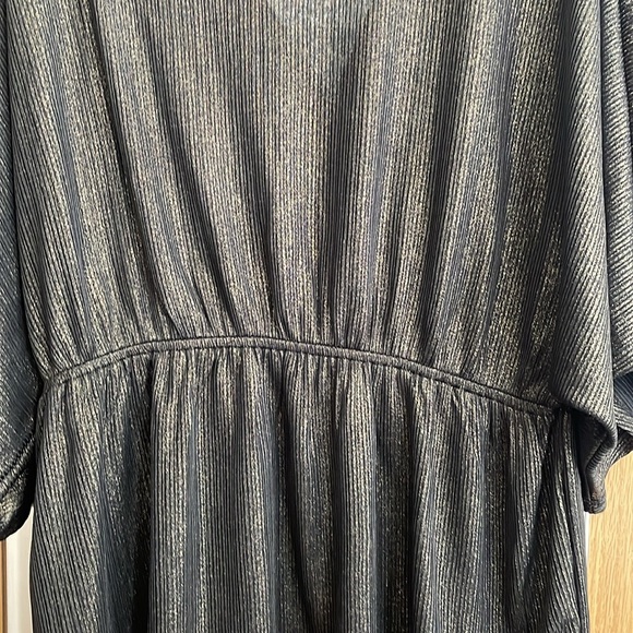 Aqua Curve 1X black gold dress blouse V neck elastic under bust flowy bottom NWT - Picture 7 of 14